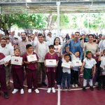 Entregan apoyos escolares a niñas y niños de la comunidad de Chuiná, en Champotón