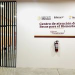 Instalan Centro de Atención de Becas Benito Juárez en el Mercado del Chechén